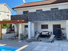 Villa Mira *****
